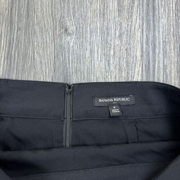 Banana Republic A-line Front Slit Knee Length Classic Black Skirt Size 4 - Picture 2 of 7